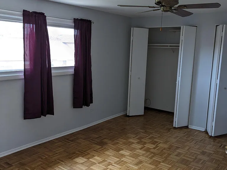 17W764 Standish Ln — Photo 20