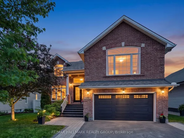 1091 Charest Way, Ottawa, ON K4A 4B1