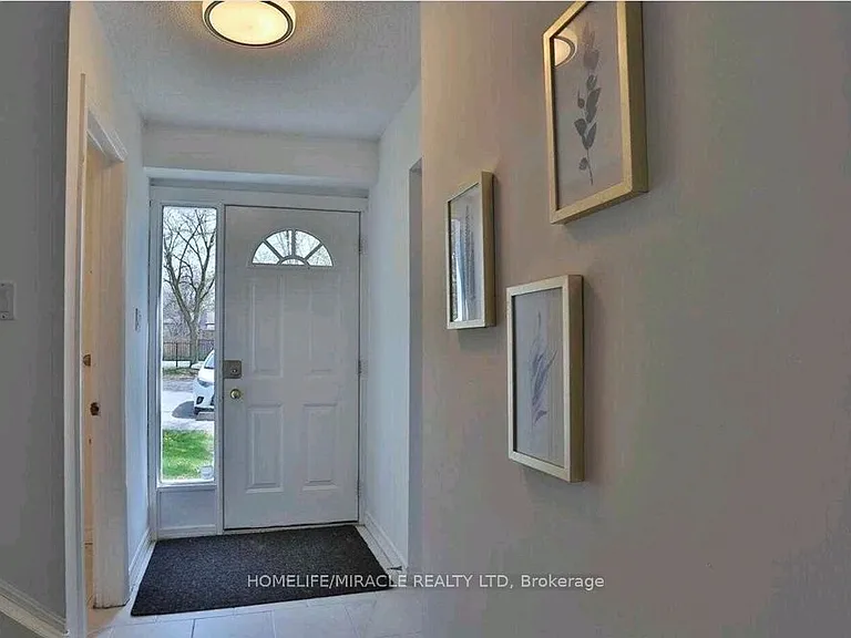 32 Mowat Blvd #38 — Photo 2