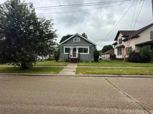 607 N Palm St, Janesville, WI 53548