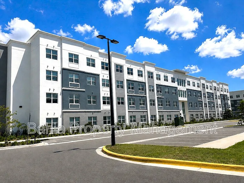 1230 Southstation Pl #201