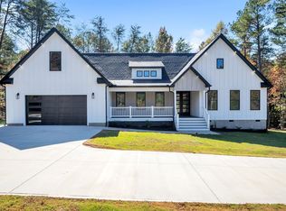 4220 N Blue Ridge Dr, Greer, SC 29651