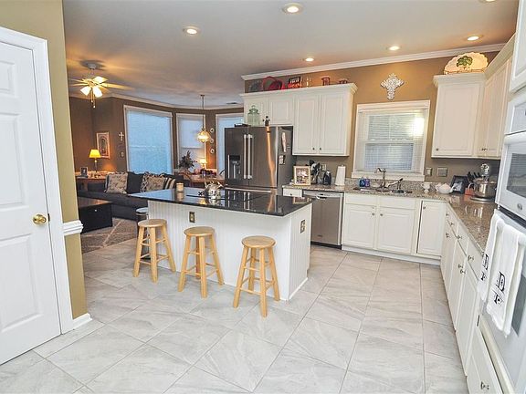 5th image of 1353 Cedar Hollow Dr