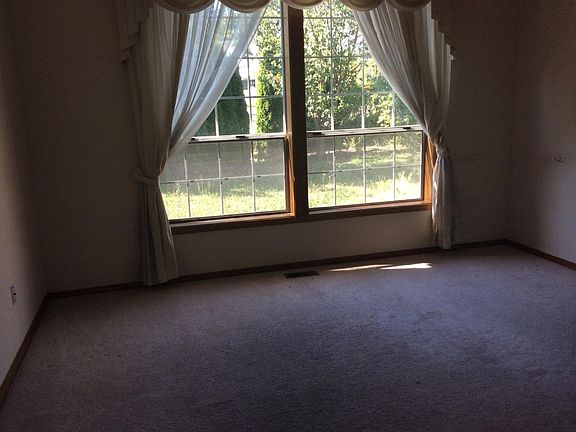 5th image of 20916 61st Ave W