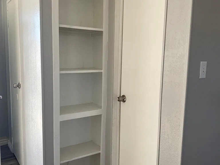 710 E Avenue G #5 — Photo 3