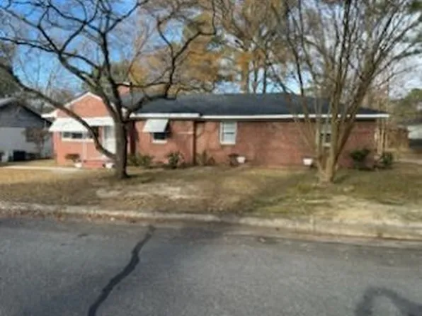 1560 Charter Dr, Rocky Mount, NC 27801