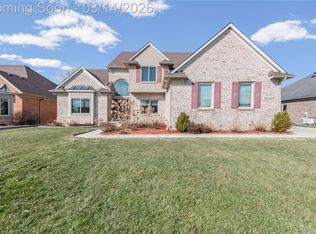 18890 Church Hill Dr, Riverview, MI 48193