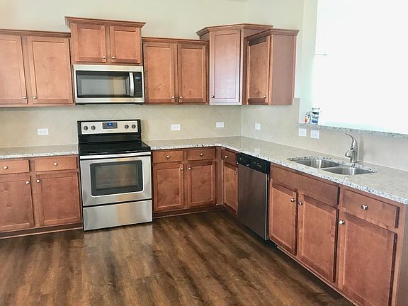 Kitchen - Electric Range, Microwave, Dishwasher