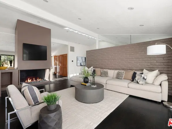 2100 Roscomare Rd, Los Angeles, CA 90077