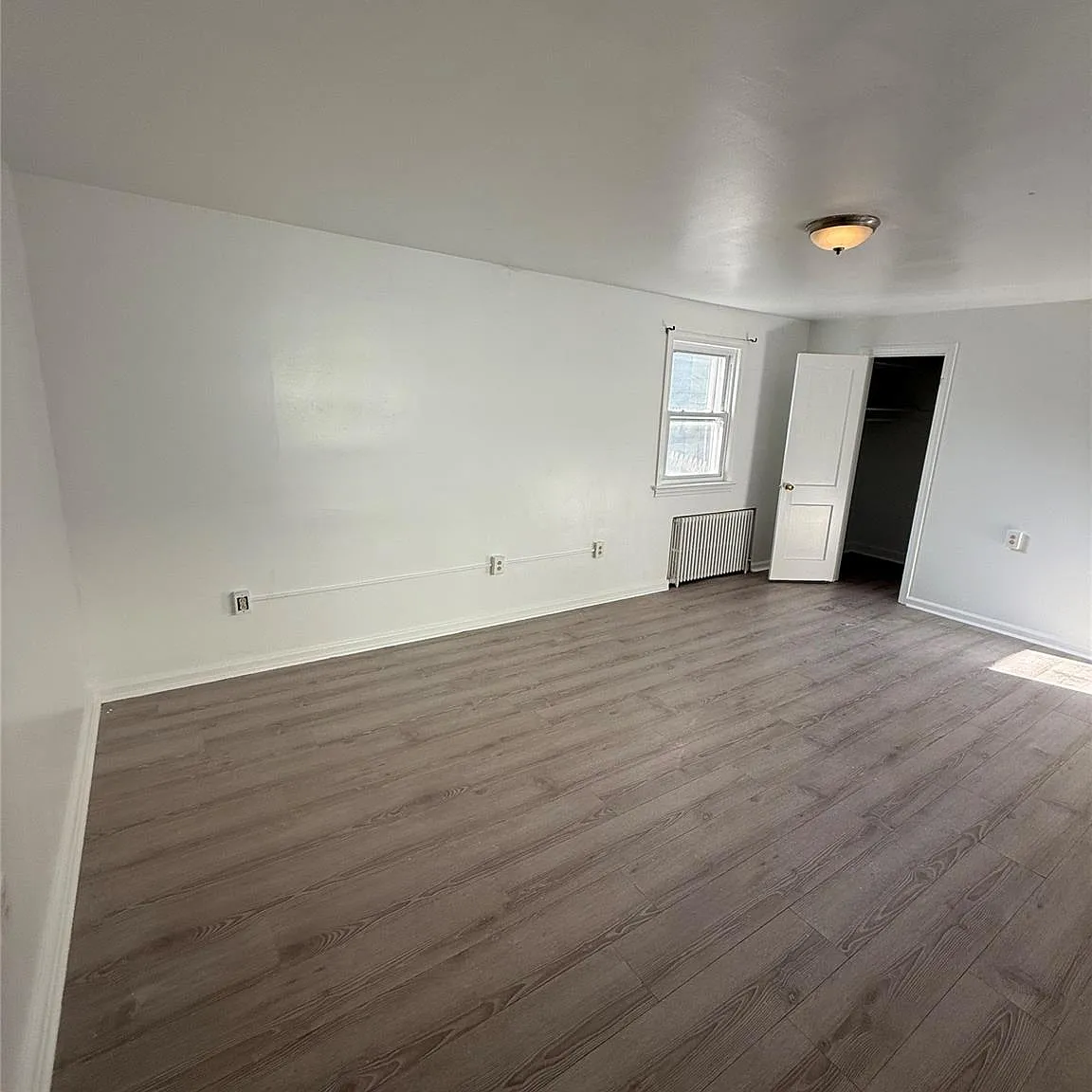 3 bed, 1.0 bath, 1899 sqft, $2,500 — Photo 3