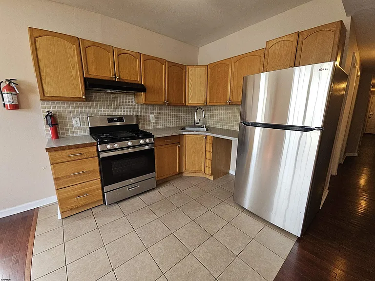 522 N Indiana Ave — Photo 7
