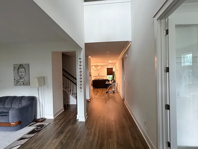 2115 Lequire Ln — Photo 2