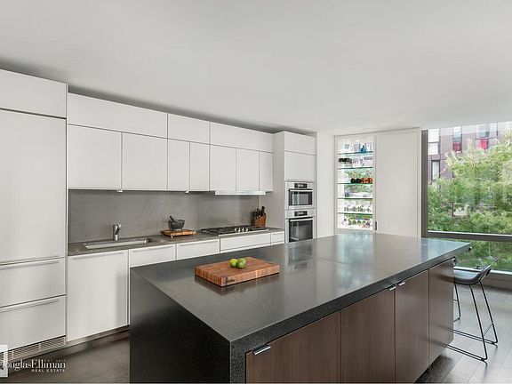 4th image of 101 Warren St #7B
