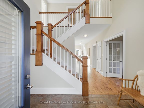 3rd image of 43 Niagara St