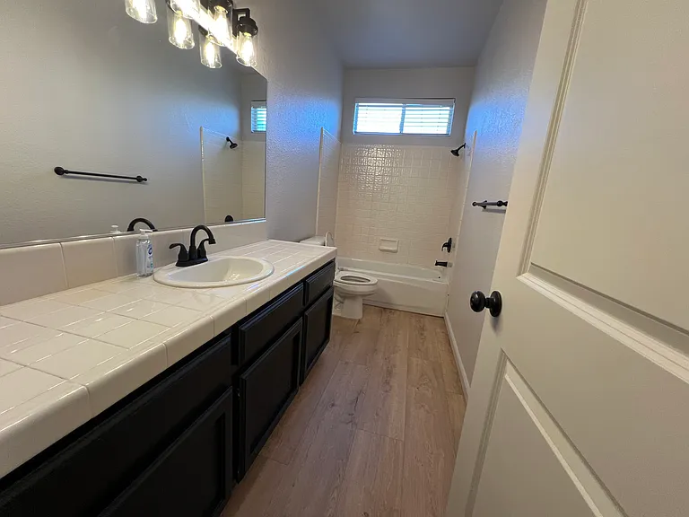 10821 Tivoli Ct — Photo 4
