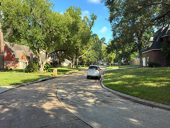 5th image of 6714 Spring Leaf Dr