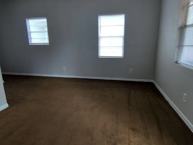 349 Phelps St — Photo 3