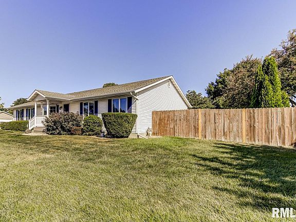 5th image of 301 Goldenrod Dr