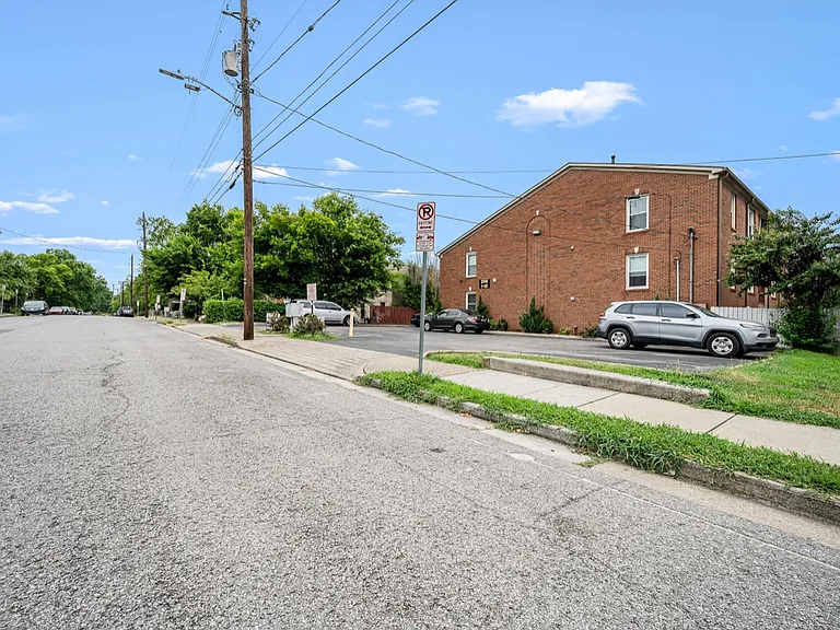 2118 Acklen Ave #107 — Photo 17