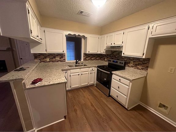 3rd image of 2152 Woodfield Park Rd #3