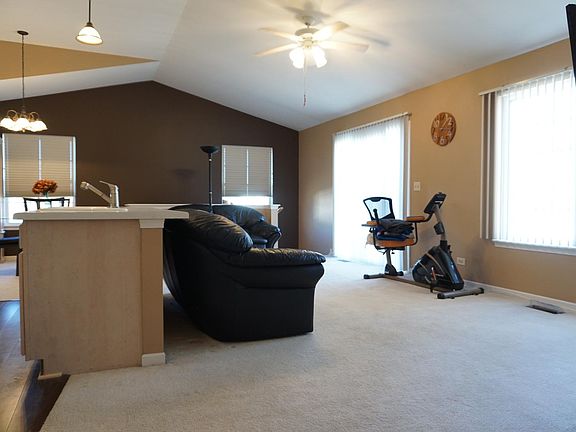 5th image of 694 Fieldcrest Dr Unit C