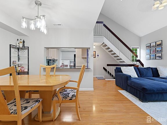 5th image of 2508 Commons Dr