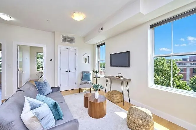 70 Prospect St #304