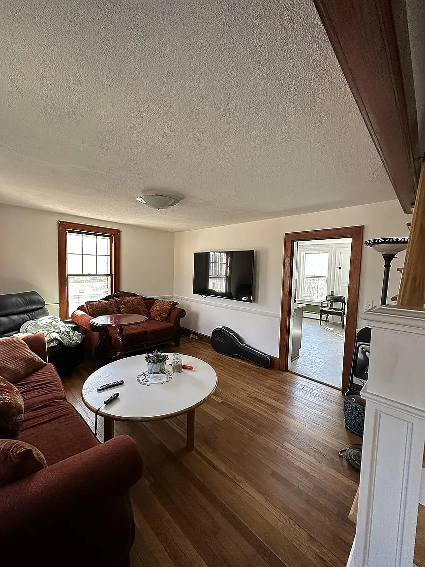 5 bed, 1685 sqft, $750 — Photo 4