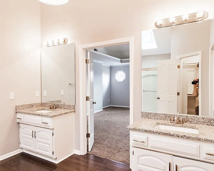 15704 Outlook St — Photo 29