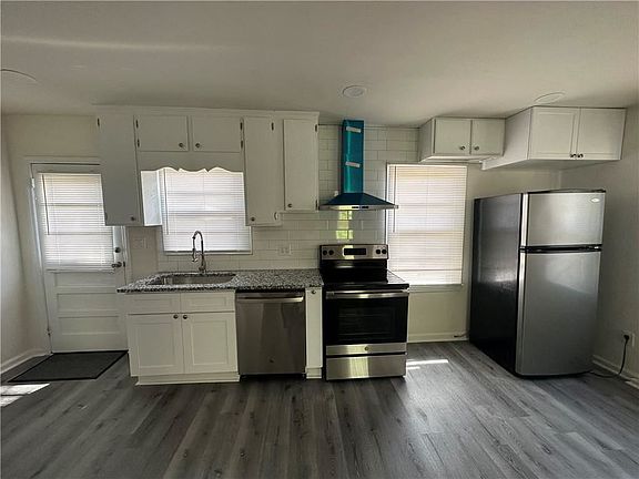 5th image of 800 West Ave