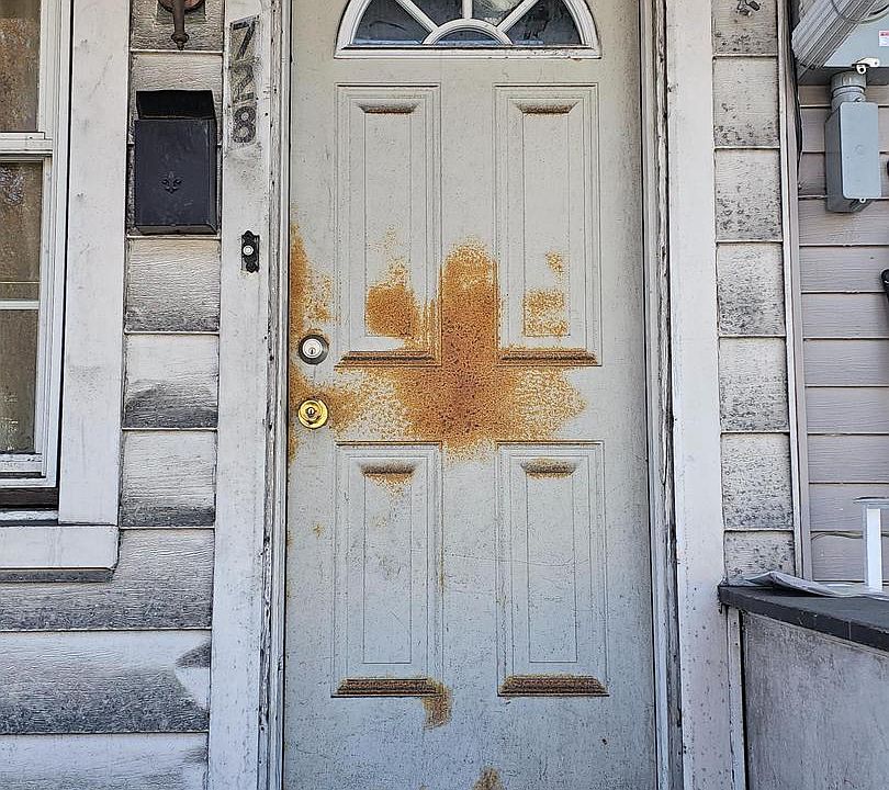 1st image of 728 E Centre St