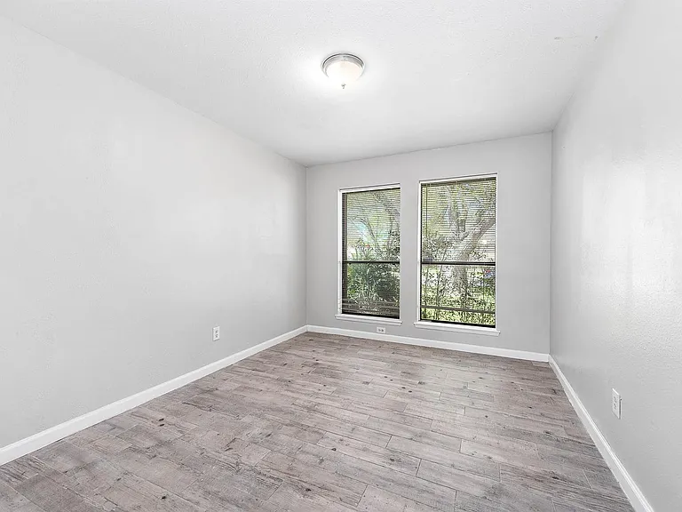 14315 Swanfield Dr — Photo 14