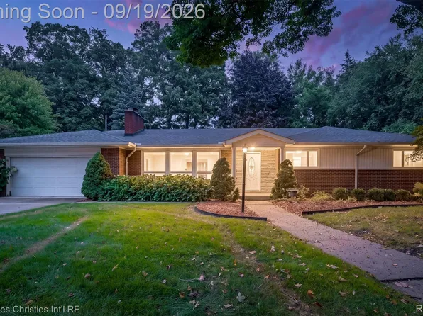 32340 Sylvan Ln, Beverly Hills, MI 48025