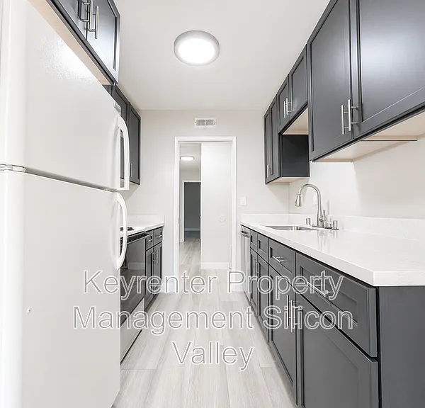 1104 Delna Manor Ln #3 — Photo 4