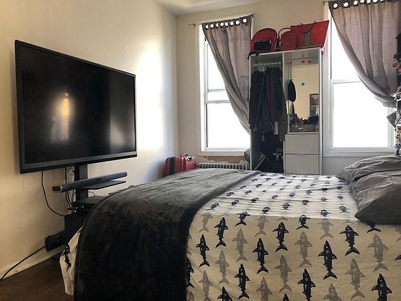 3rd image of 169 Irving Ave APT 3R
