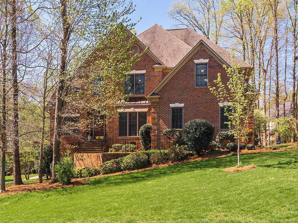 1st image of 308 Pearce Dr