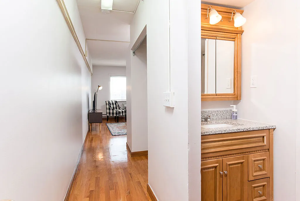 Building Photo - 1120 Commonwealth Ave #3