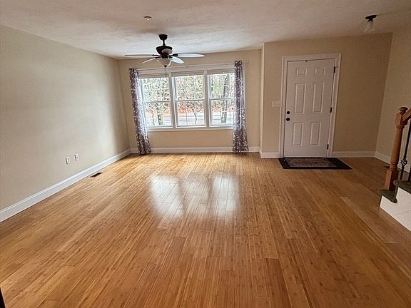 4th image of 10 Great Cedar Dr #10