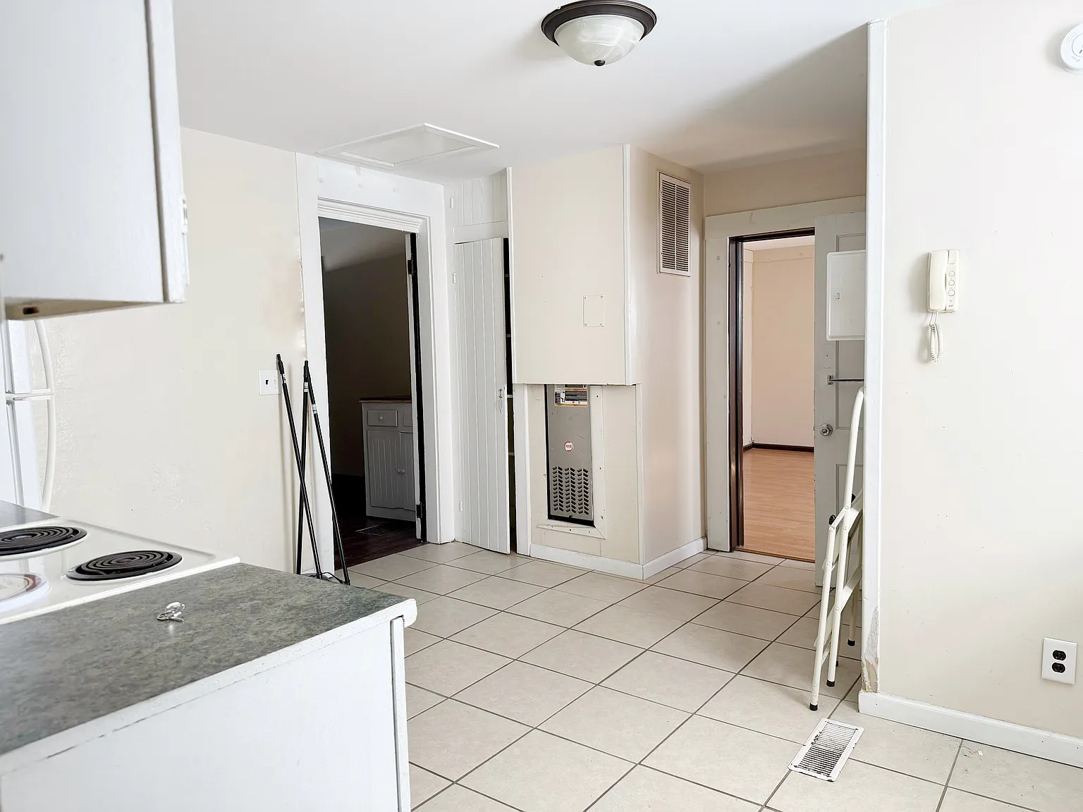 203-205 N 3rd Ave #B photo 1