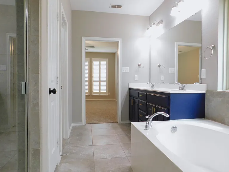 2401 Windhaven Dr — Photo 19