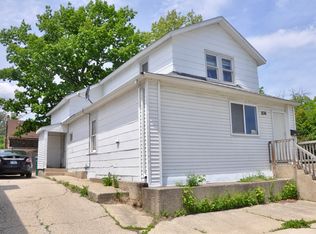 836 S Genesee St, Waukegan, IL
