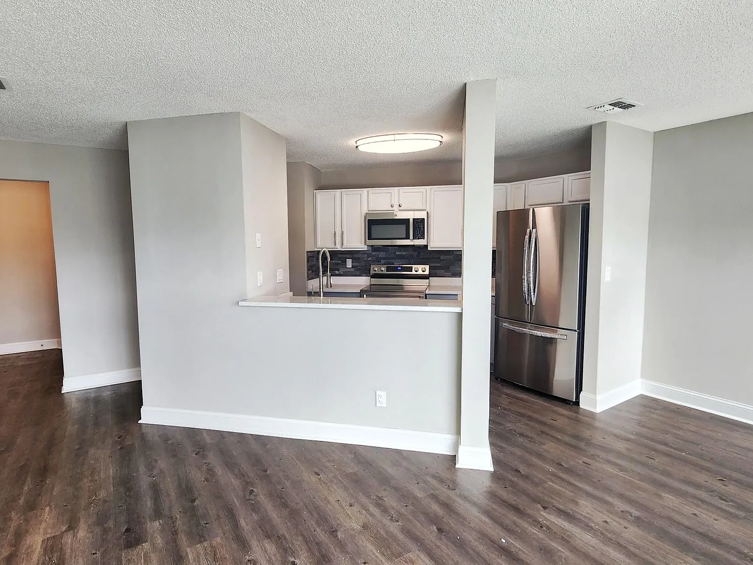 2528 Woodgate Blvd — Photo 3