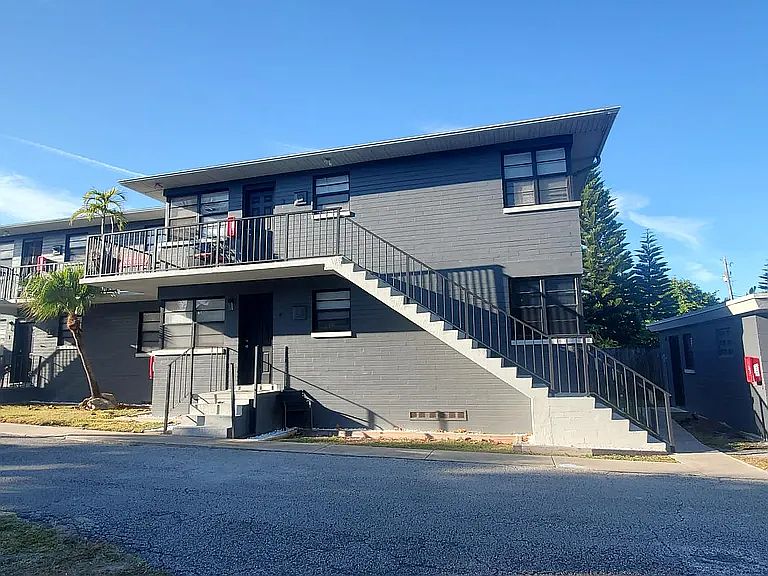 1st image of 828 N Grandview Ave #1