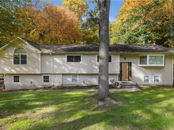 9 Twinkle Road, Airmont, NY 10901
