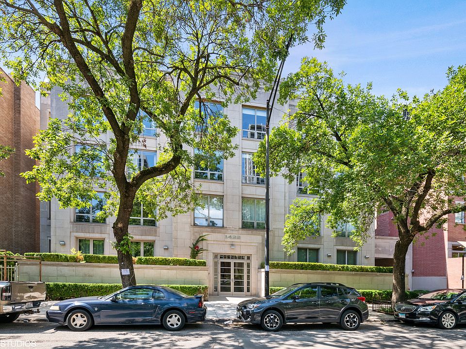 1st image of 1422 N La Salle St #302