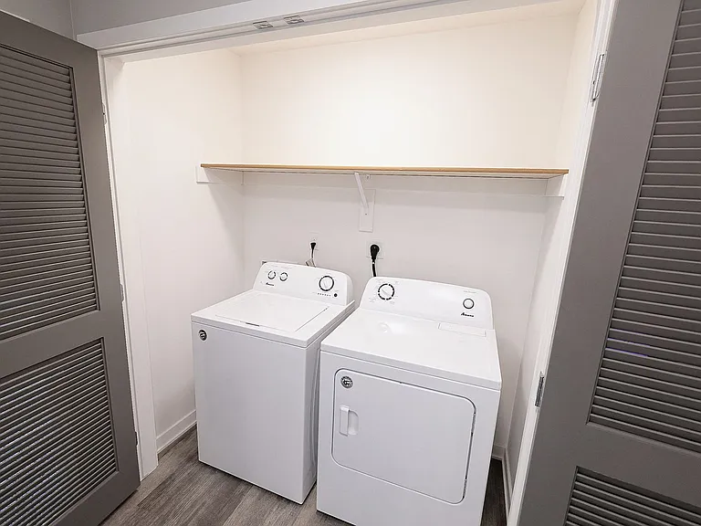 Village West Apartments — Photo 39