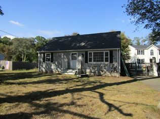583 Locust St, Swansea, MA 02777