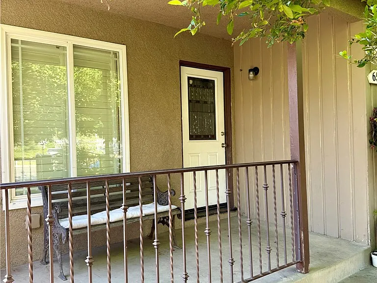 6517 White Oak Ave — Photo 1
