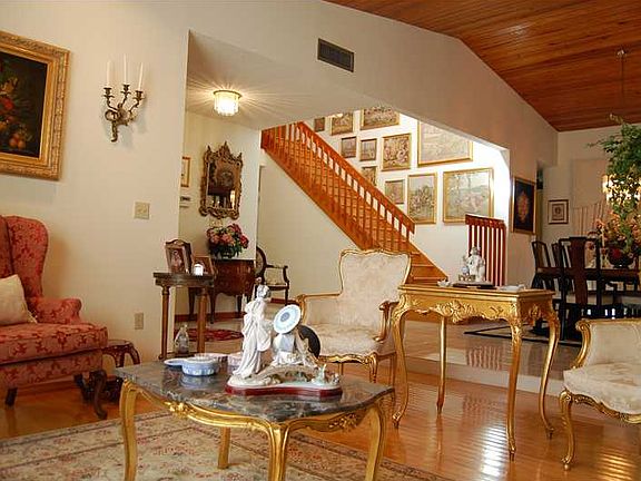 Magnificent Kendall Home!