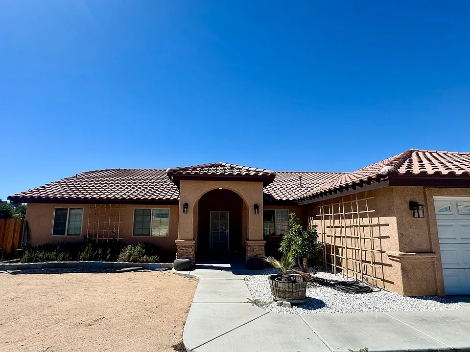 16066 Barranca Way